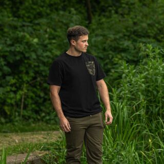 Avid Carp Cargo T-Shirt Black - M